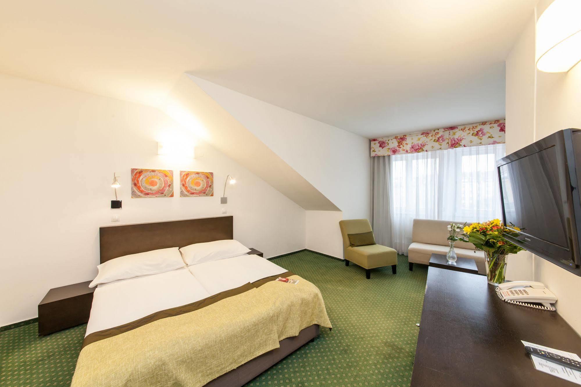 Hotel Vitkov Πράγα Εξωτερικό φωτογραφία
